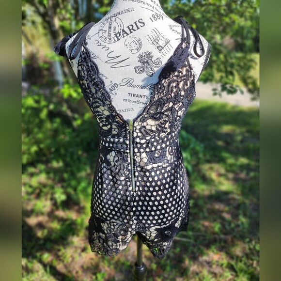 NWOT Tea & Cup Lace Knit Romper - Picture 5 of 13